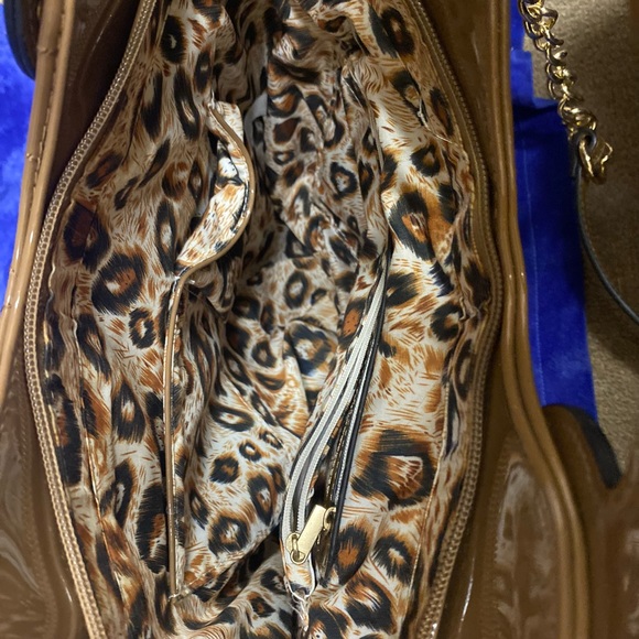 Guess Purse - Picture 7 of 8